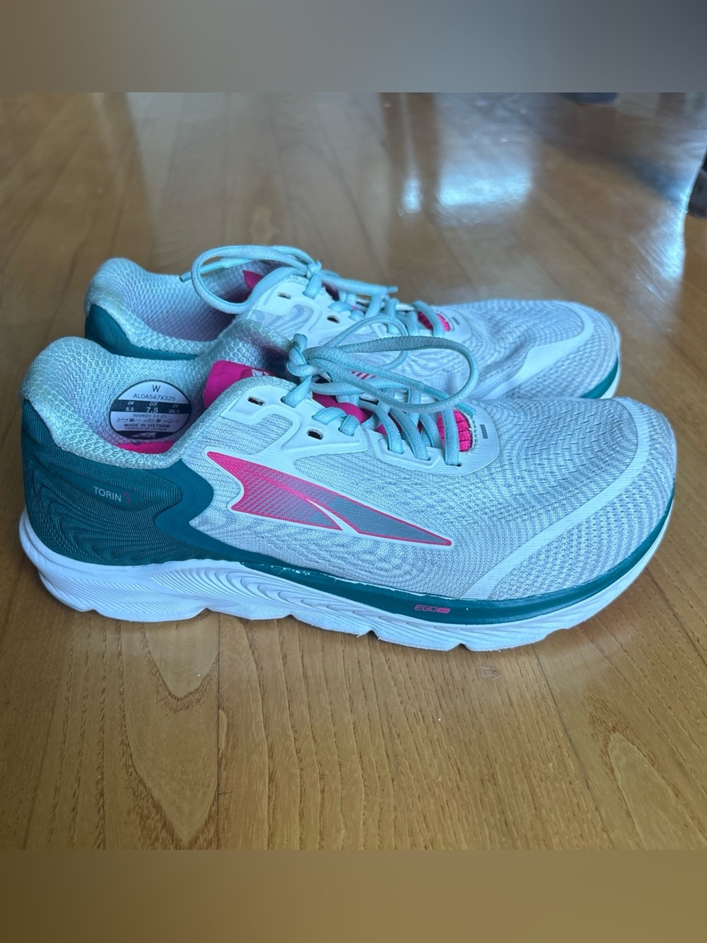 Altra Torin 5 Running Shoes Sneakers Womens  Teal Pink White Athletic Size 7.5